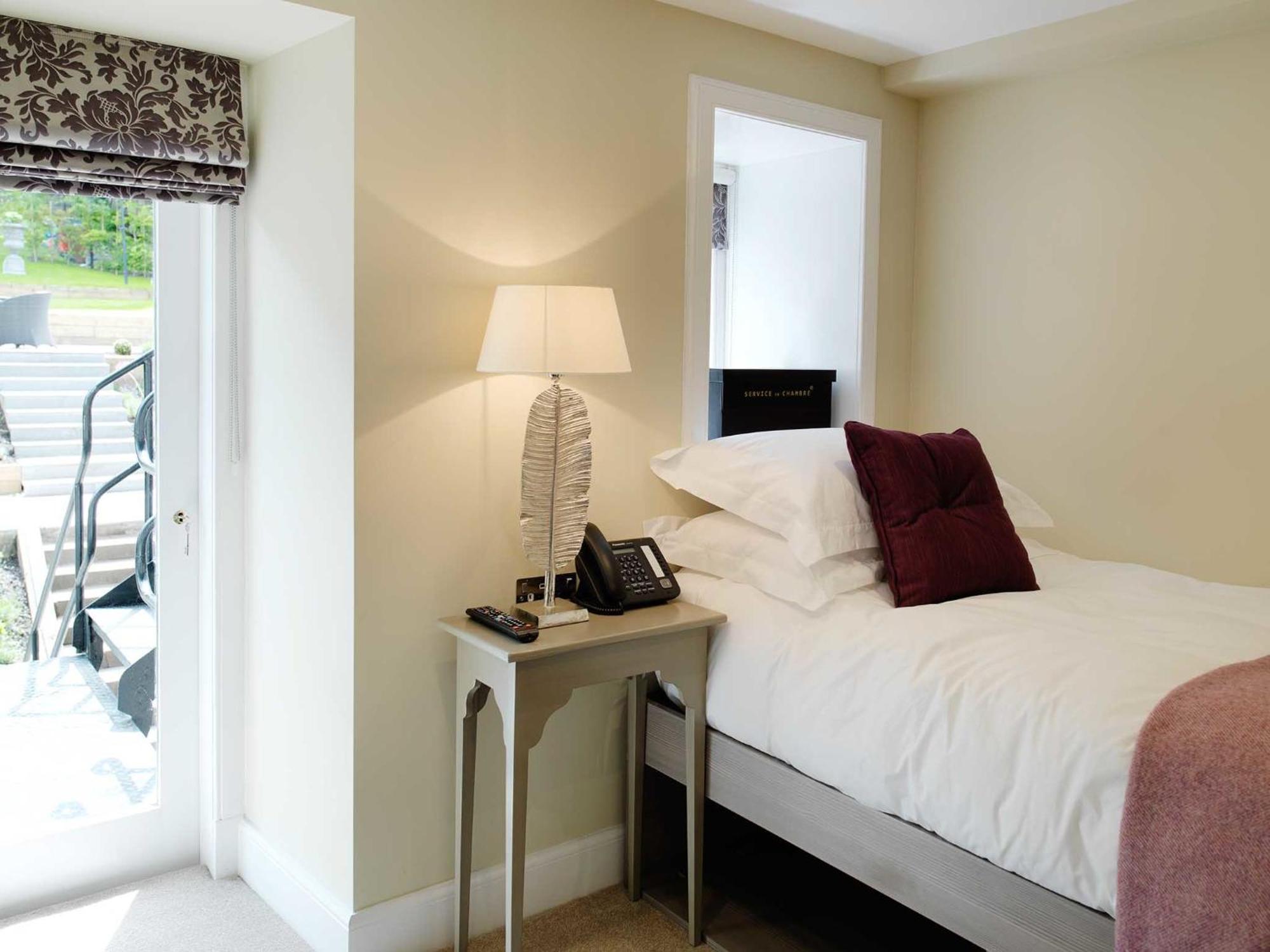 24 Royal Terrace Hotel Единбург Стая снимка